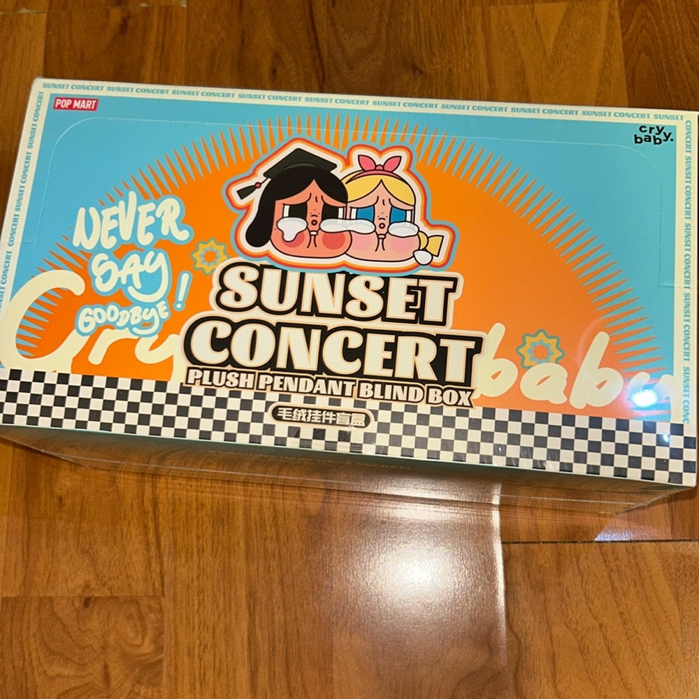 Brand New in (Open) Box CRYBABY Sunset Concert Series -Plush Pendant Blind Box - Picture 14 of 16
